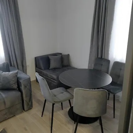 Apartment Friends *
